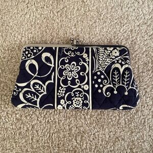 Vera Bradley: Twirly Birds Blue Snap Wallet